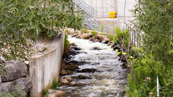 Water running down fishway in Thornbury