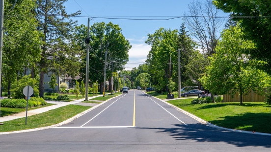 Alice Street West from the intersection of Elma Street