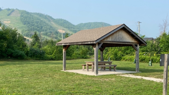 Delphi Point Park pavilion with Escarpment in background