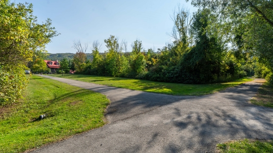 Craigleith Meadows Park trail intersection