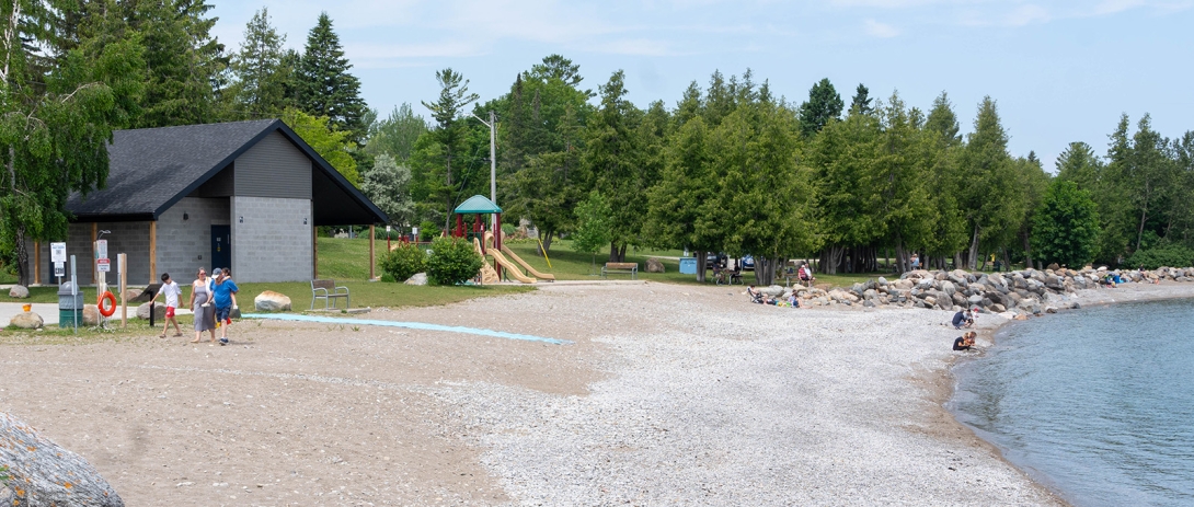 Beach and washroom building at Little River Park