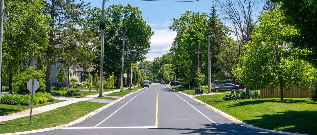 Alice Street West from the intersection of Elma Street